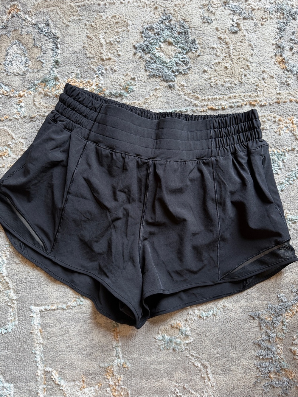 Lululemon hotty hot HR 2.5” short